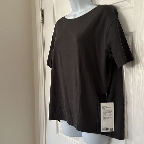 LULULEMON Tokyo Back in Action Tee Top Grey 6 🩶 - Picture 3 of 6